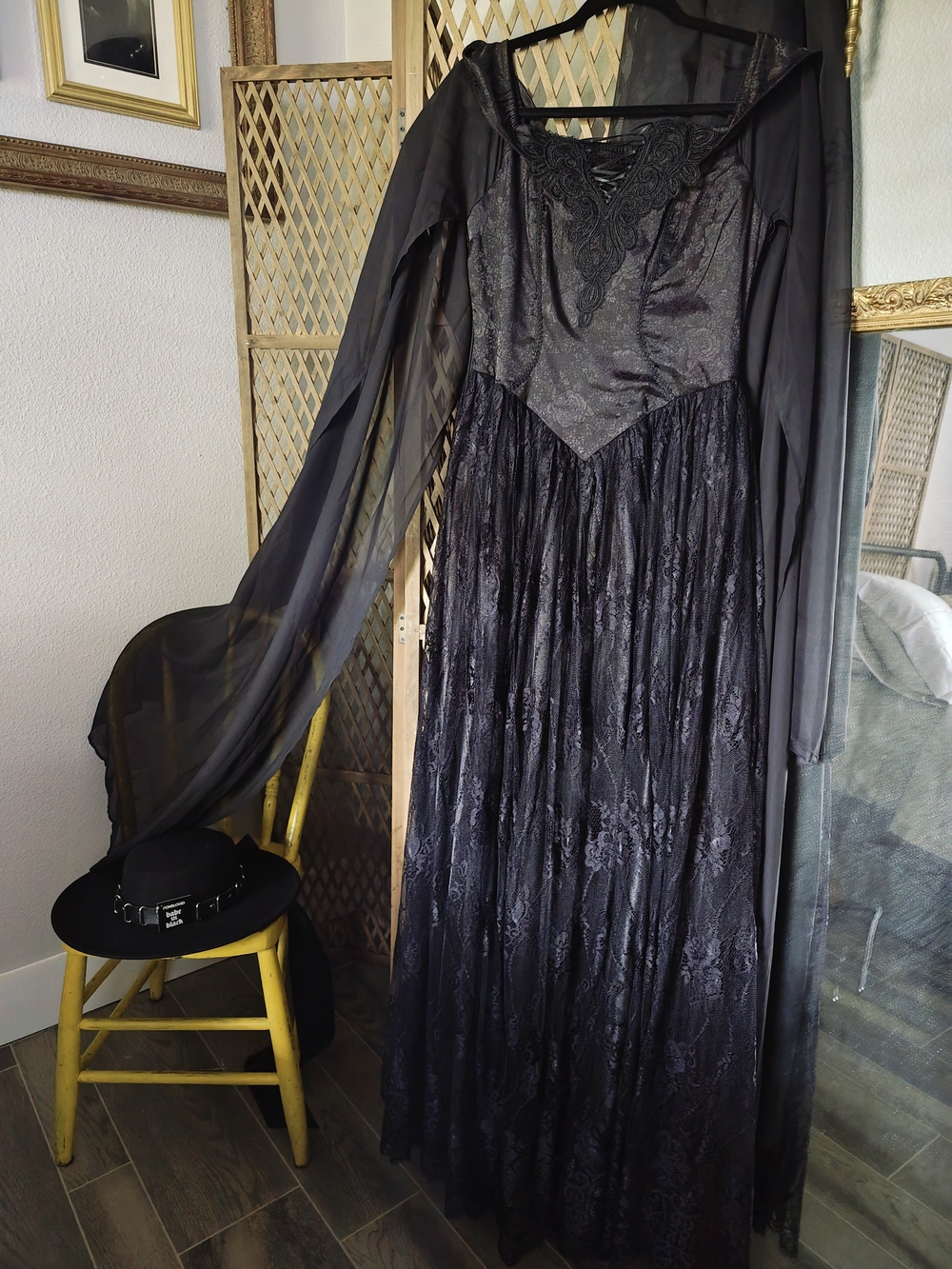 Black Gothic Lace Long Sleeve Maxi Dress